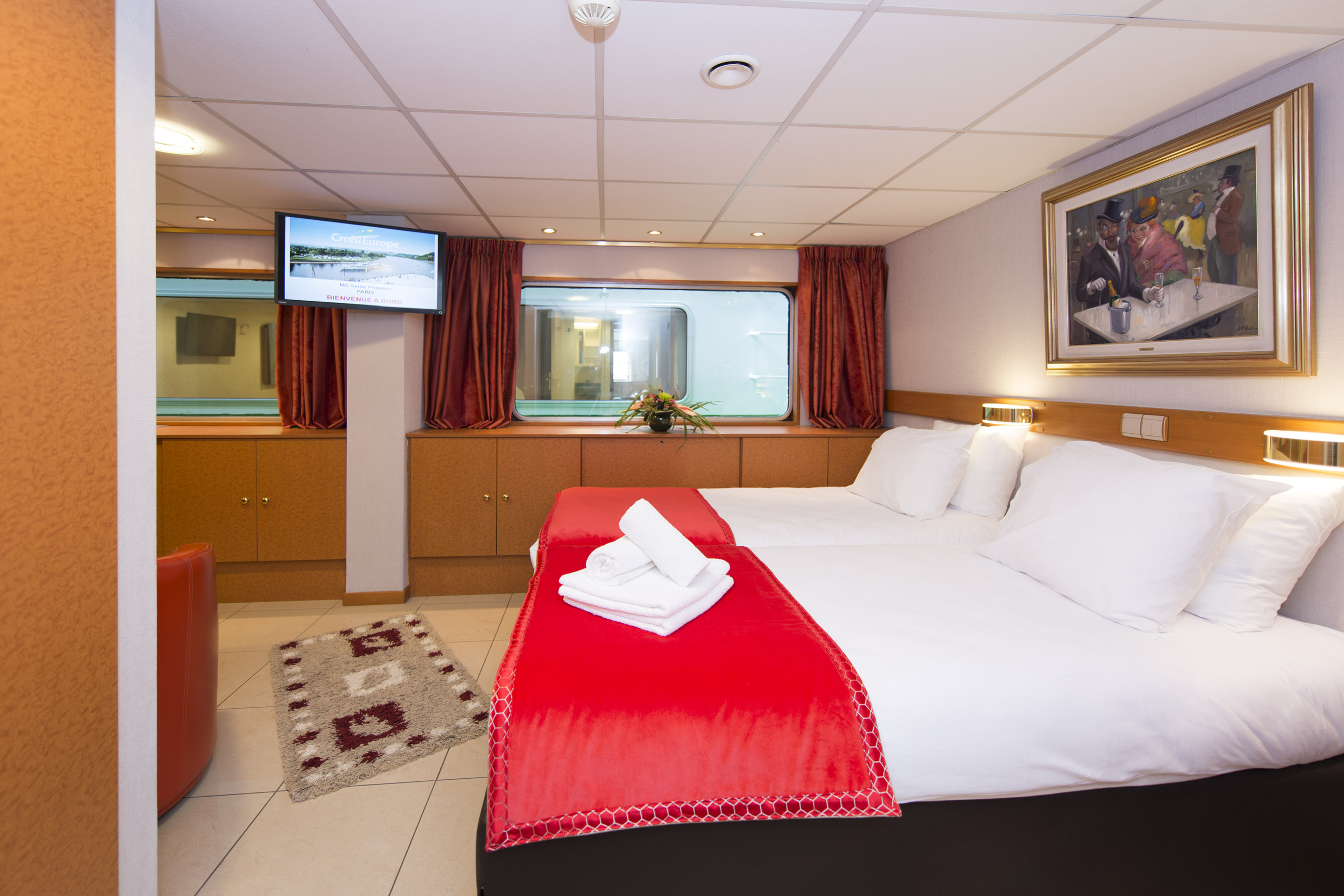 CroisiEurope MS Seine Princess Cabin 10.jpg